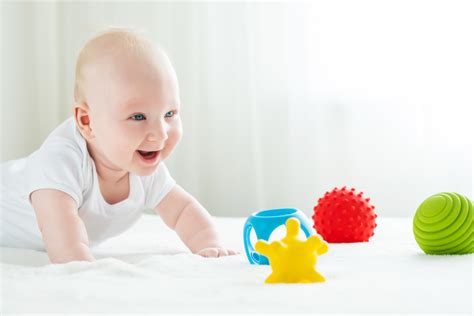 Bebê de 4 meses: principais marcos de desenvolvimento do bebê
