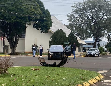 Ve Culos Se Envolvem Em Acidente No Centro De Santa Helena Costa Oeste