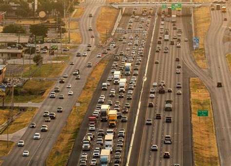 Officials look to rekindle talk of S.A.-to-Austin commuter rail