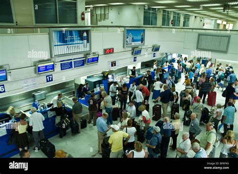 dh heraklion heraklion griechenland kreta heraklion flughafen terminal