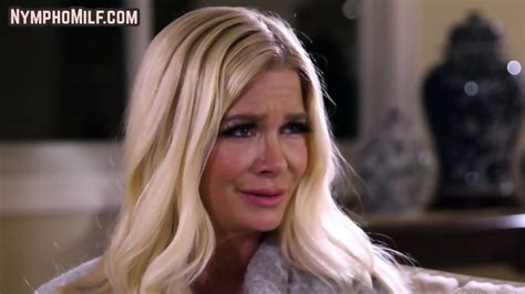 MILF Lesbians Play Hardcore With Pussy While Fingering