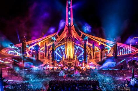 TOMORROWLAND 2023 LINEUP EDICIÓN ADSCENDO - VinilTv