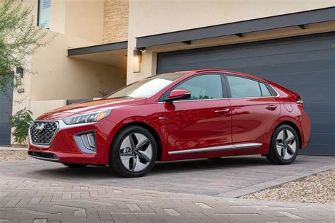 2022 Hyundai Ioniq Hybrid Prices Reviews And Pictures Edmunds