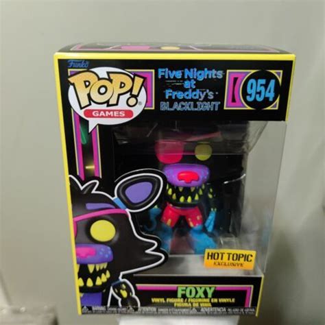 Foxy Five Nights At Freddy S Blacklight Hot Topic Exclusive Funko Pop Protecto