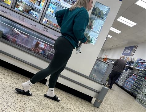 Beautiful Blonde In Leggings Spandex Leggings Yoga Pants Forum