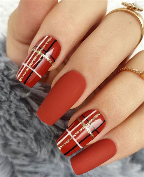 Cute Plaid Nail Designs For Autumn 2021 Matte And Glossy Cinnamon Plaid