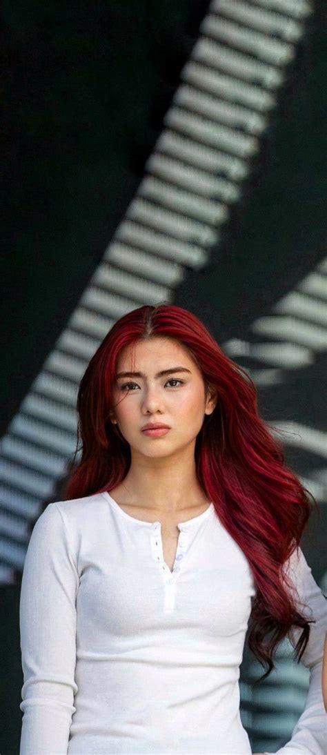 Pin by 小微 on Girlies Pretty brunette Tiktok style Red hair