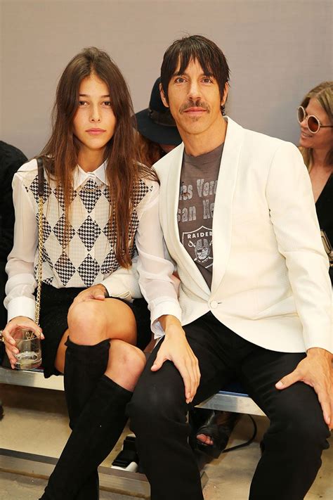 The Epic Dating History Of Red Hot Chili Peppers Frontman Anthony Kiedis Artofit
