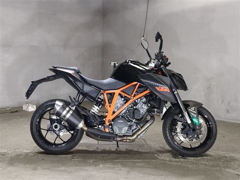 Купить б у KTM 1290 Super Duke R инжектор 6 передач во Владивостоке чёрный naked bike 2015 года