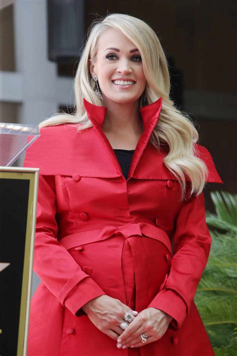carrie underwood pregnant 7