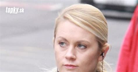 Učiteľka 26 doučovala žiaka 17 Sex na zadnom sedadle auta