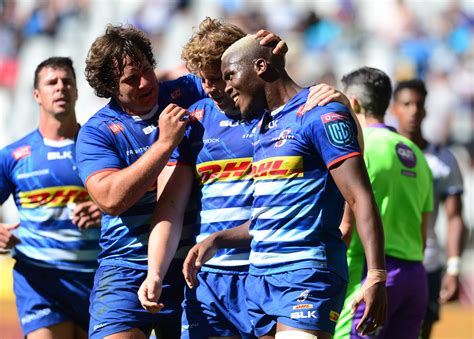 WATCH: Stormers star showers in match-day kit while drinking champagne!