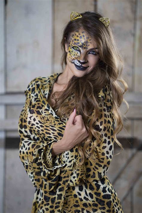 sexy halloween costume ideas 13