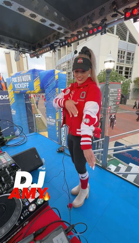 Erin Andrews Nude In Peephole Leaked Video Scandal Planet