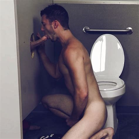 Standing Blowjob Posted Sun 02 Nov 2014 01 09 00 GMT Gay Sex Positions Guide