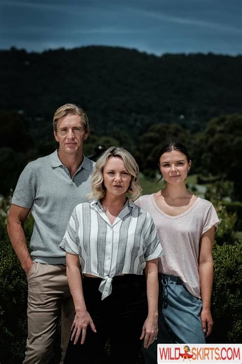 5 Hot Photos By Phoebe Roberts