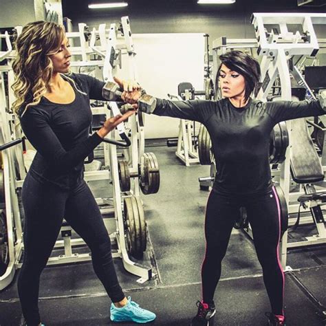 9 Hot Sexy Tina Gordon Bikini Pics