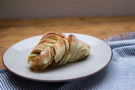 Hefe Schneeflocke Hefeschnecke mit Nuss Eierlikör Füllung