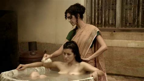 Mylène Jampanoï nude pics página 1