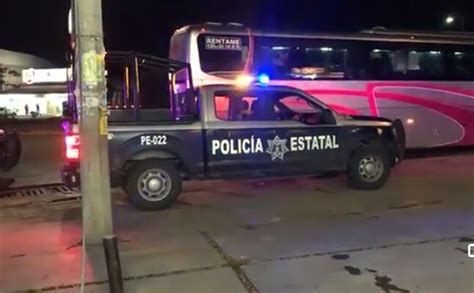 Personas armadas interceptan y abordan un autobús turístico buscaban a