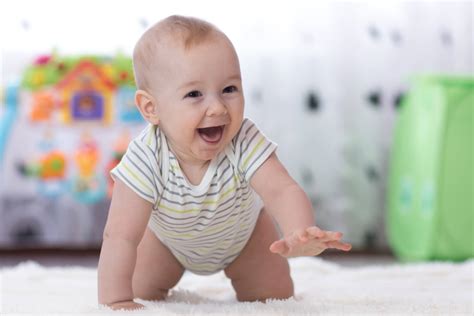 movement milestones   babyfrom birth   months