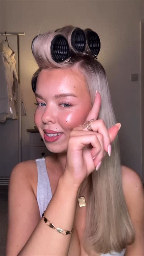 Roller Cox Paris Decoding The Hype Around The Viral Hair Tool