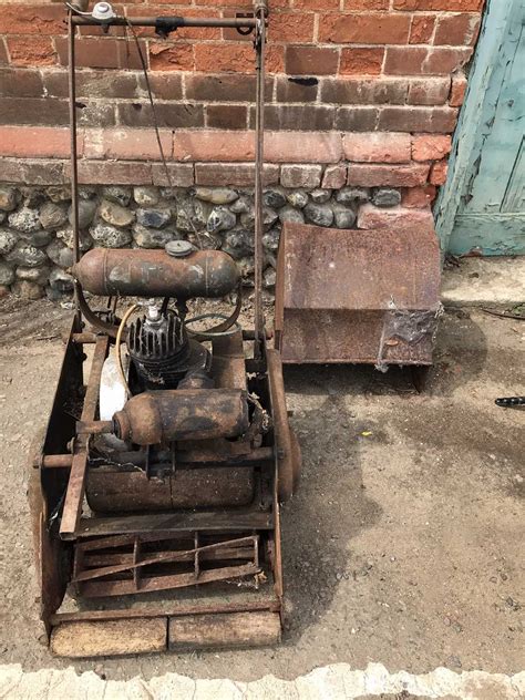 Lot 332 Atco Royale 30e Cylinder Mower