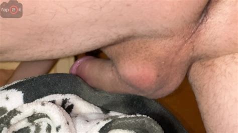 激しい揺れオーガズムまで汚い話とうめき声を上げながら男が枕をぶつける fap2it Pornhub Gay