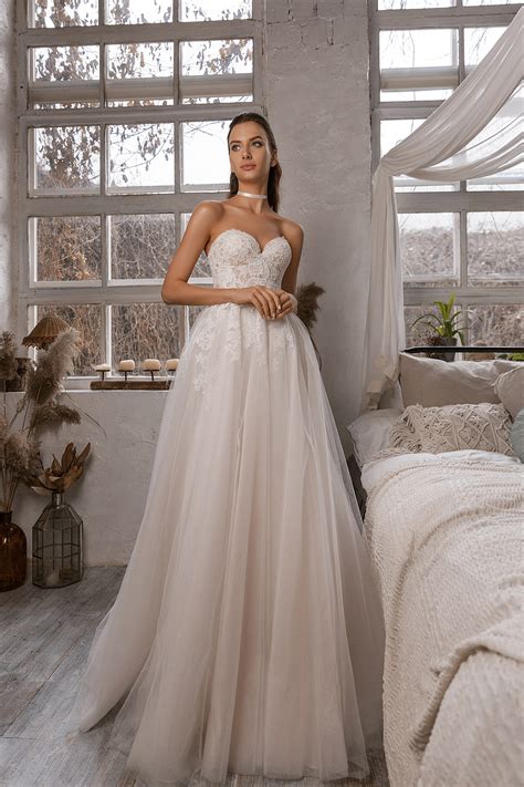 Пышное свадебное платье с болеро Lanesta Modesty | Купить свадебное ...