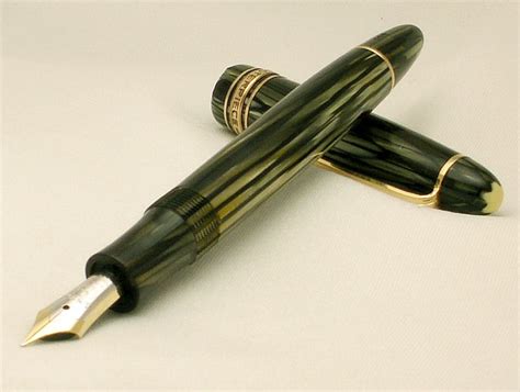 Stunning Vintage Montblanc Masterpiece Green Striated Fountain