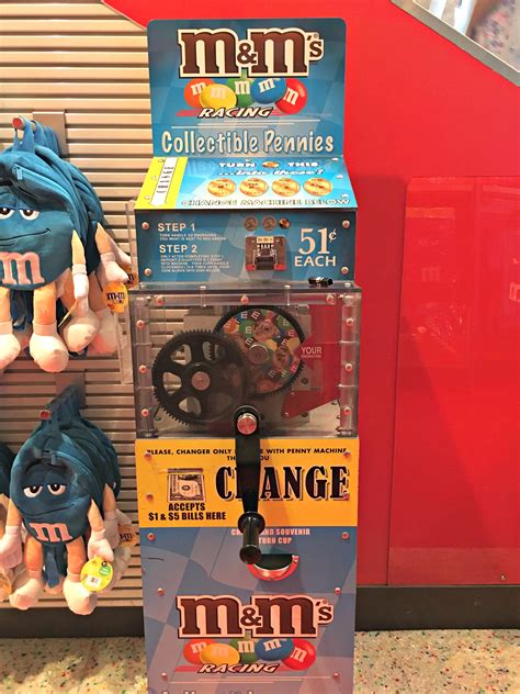 Travel Directions to M&M's World Store in London 3