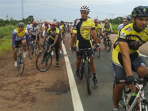 G1 Ciclistas protestam em rodovia de MT após atropelamento e morte de