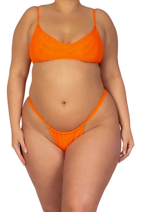 7 Hot Sexy Camila Gonzaga Bikini Pics