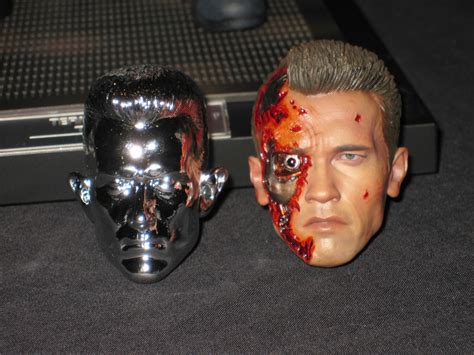 TekSushi Hot Toys DX13 T 800 Terminator Battle Damaged Version Sideshow Exclusive