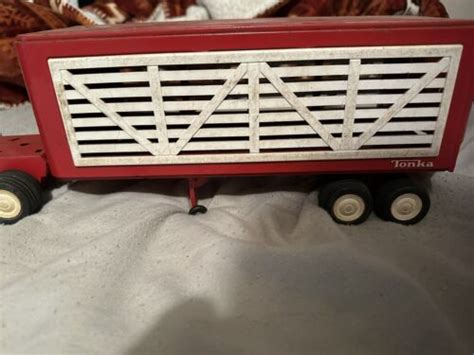 S Vintage Tonka Red Pressed Steel Livestock Trailer No Cattle