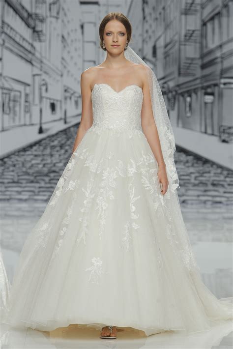 The Prettiest Wedding Dresses from Barcelona Bridal Fashion Week