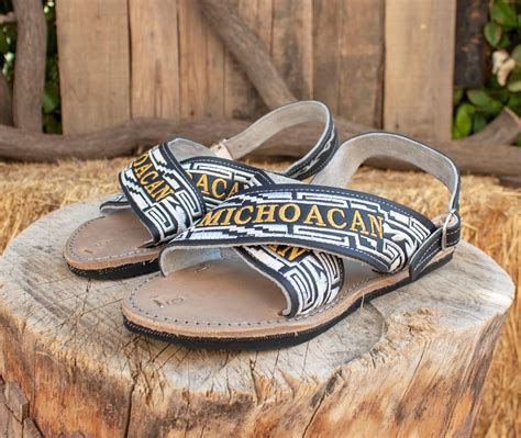 Mens Embroidered Michoacan Huarache Mexican Sandals With Tire Sole Etsy Huaraches Leather