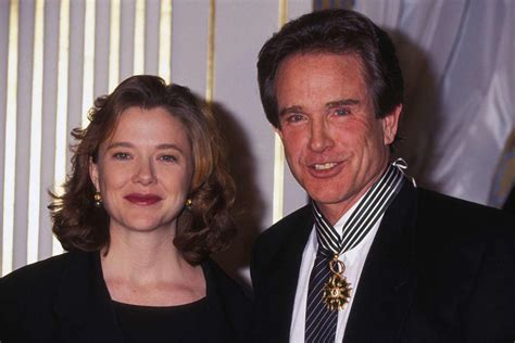 Annette Bening Says Husband Warren Beattys Intelligence Is Biggest