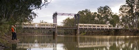 Locals are debating the new Barham bridge construction plans today 22