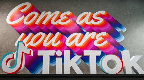 Who Is The Most Famous Person On Tiktok In Standard - Infoupdate.org