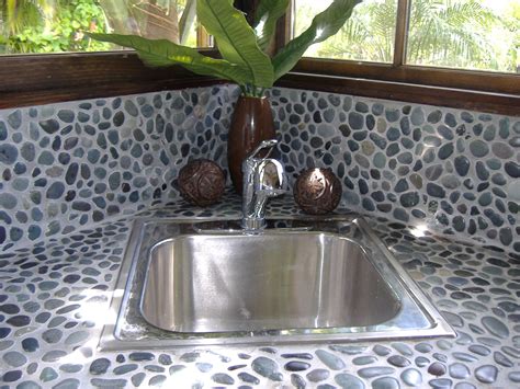 Столешница из мозаики на кухне - 40 фото