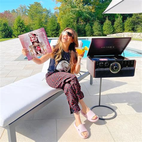 Awet Muda Di Usia Tahun Ini Potret Thalia Pemeran Telenovela Rosalinda Hot Liputan