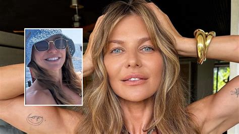 Anna Lewandowska na jachcie W bikini spędza urlop z przyjaciółkami Same ślicznotki