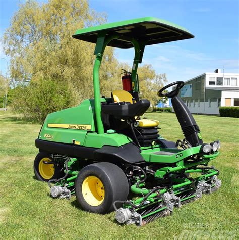 John Deere 8000 A E Cut Hybrid 2016 Västerås Sweden Used Fairway