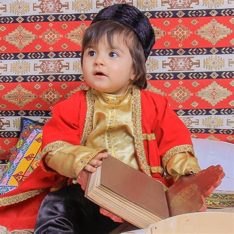 Azerbaijan traditional garment. Азербайджанский национальный костюм ...