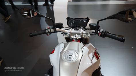 Bmw R R Promises To Be A Very Comfortable Naked Bike At Eicma Live Photos Autoevolution