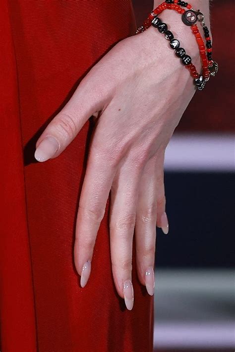 Naked french nails la manicura más minimalista y sofisticada favorita de las celebrities