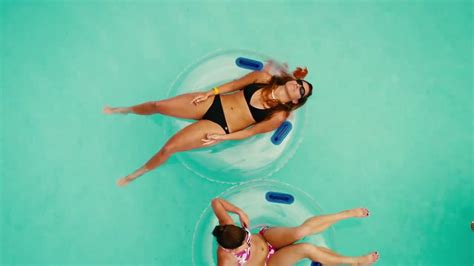 Piranha 3DD nude pics página 1