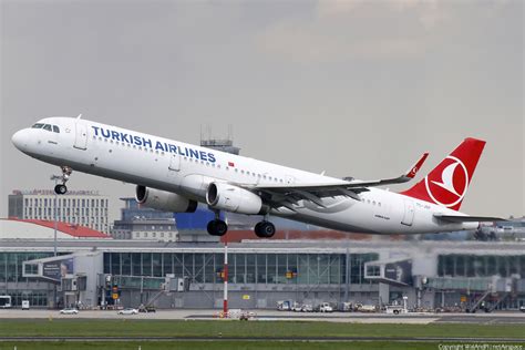 Turkish Airlines Airbus A Tc Jsp Photo Netairspace