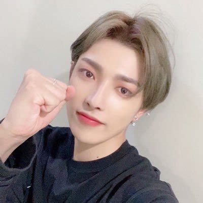 𝐏𝐫𝐨𝐦𝐞𝐬𝐬𝐞 on Twitter 191019 loving him was red 에이티즈 홍중 김홍중 ateez